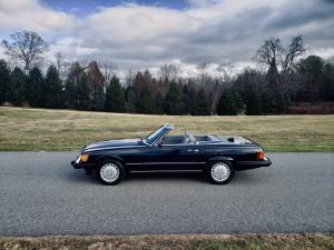 Mercedes-Benz 560 SL 1986 года  (NA)